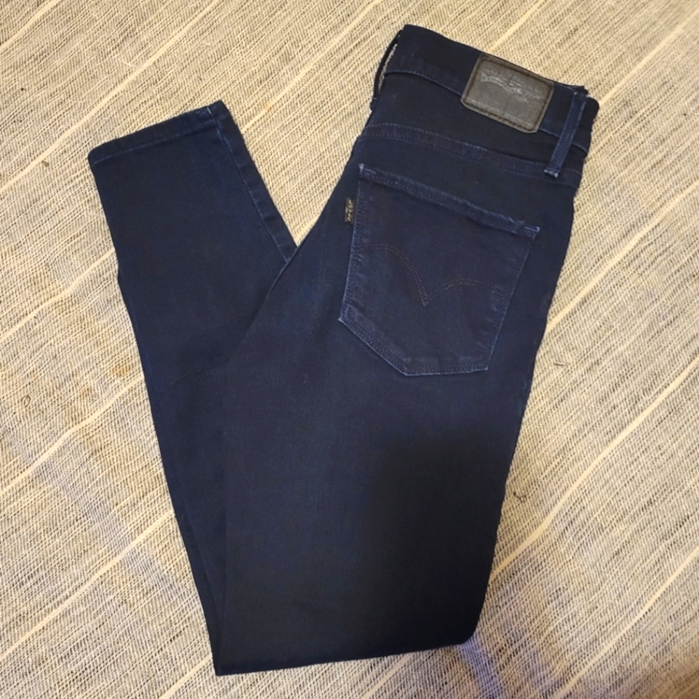 Levi's 311 Shaping Skinny